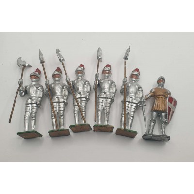 LEAD 6 BRITISH KNIGHTS SOLDIERS VINTAGE TOYS LOT