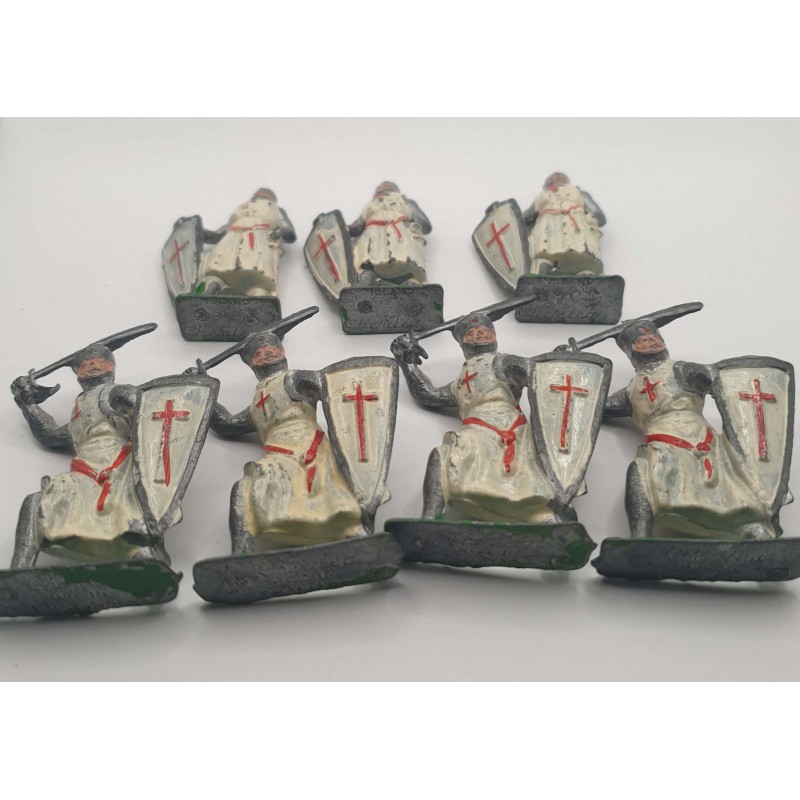 LEAD 7 KNIGTS TEMPLAR SOLDIERS VINTAGE TOYS LOT ANTIQUES & OTHER COLLECTIBLES