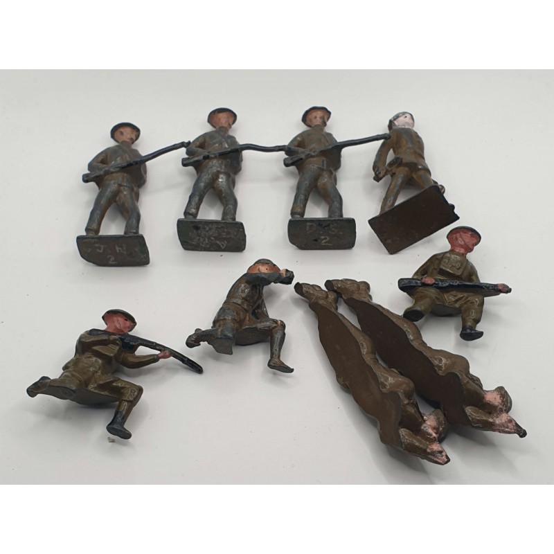 LEAD 9 WWI BRITISH SOLDIERS VINTAGE TOYS LOT ANTIQUES & OTHER COLLECTIBLES