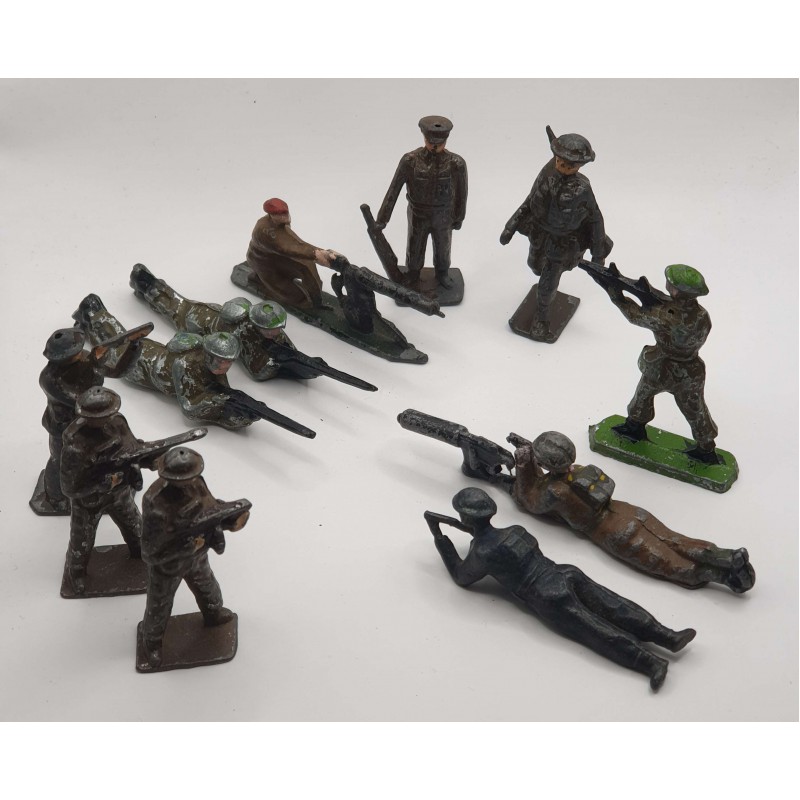 LEAD 11 WWII BRITISH SOLDIERS VINTAGE TOYS LOT ANTIQUES & OTHER COLLECTIBLES