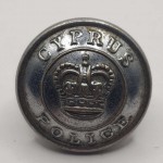CYPRUS POLICE 1952 - 1959 UNIFORM BUTTON OF BRITISH ADMINISTRATION QEII REIGN ANTIQUES & OTHER COLLECTIBLES