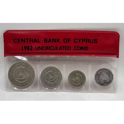 CYPRUS 1982 COMPLETE YEAR SET MILS COINS IN WALLET CASE