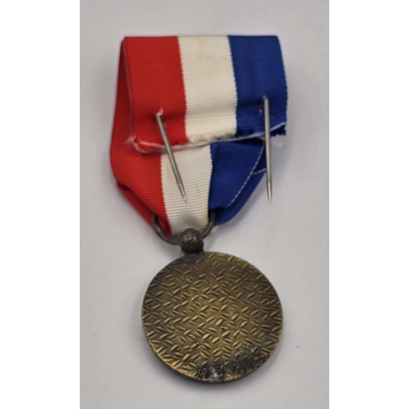 France Union Medal of Memory of Fallen Soldiers 20 - 21st Century ANTIQUES & OTHER COLLECTIBLES