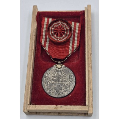 Japan Red Cross Decoration Medal 1888 in wooden box